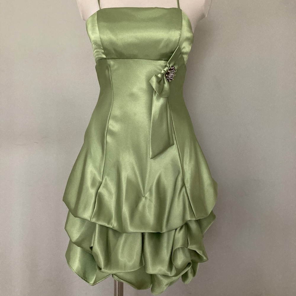 Green semi formal dress w/ bow and draping